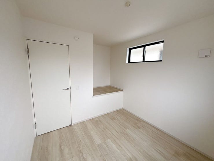 広々としたお部屋は家具の配置やインテリアデザインがしやすく、自分好みの居心地の良い空間を作れます♪