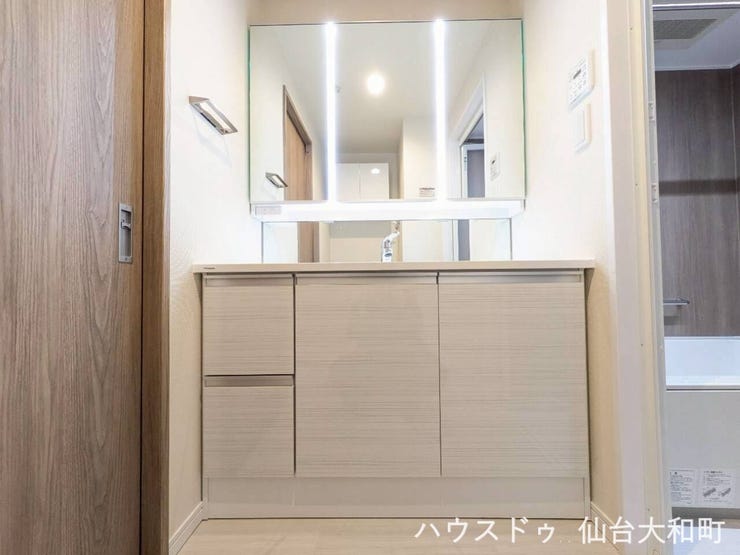 シャワードレッサー