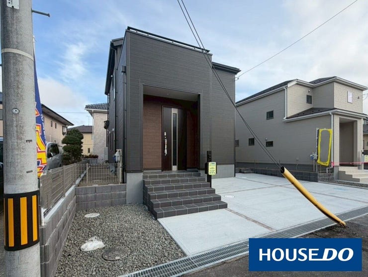 【外観】
3月下旬完成予定♪駐車スペース2台ございます♪