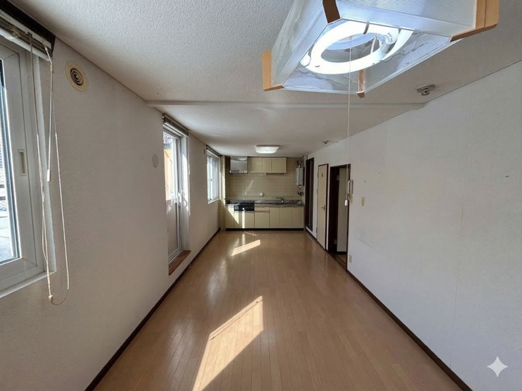 《1階 洋室》
武道場奥の洋室。
※こちらの写真はCG加工をしております。ご了承ください。