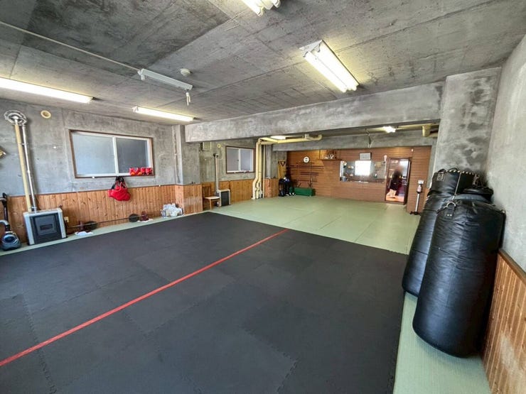 《武道場》
1階・武道場の様子です。
現在は空手教室として利用されています。