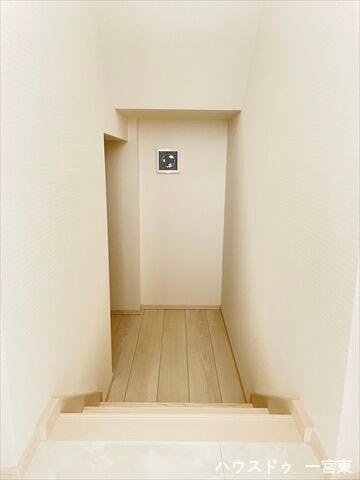 【階段下】