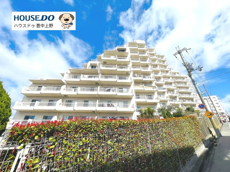 オシャレなショップが建ち並ぶロマンティック街道沿い♪お車でも徒歩でも移動しやすいペット飼育可のマンションです♪