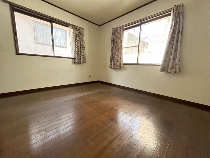 7帖の洋室♪2階は全室2面採光で明るいですよ♪