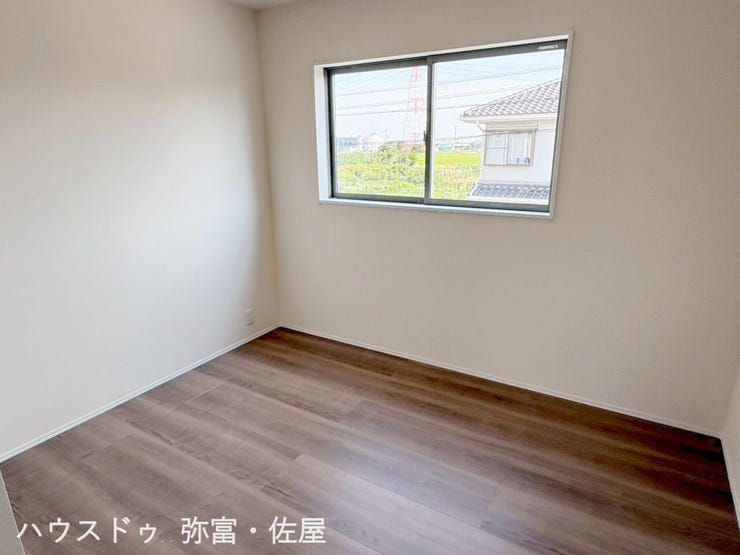 南側に面した約5.5帖の2階洋室☆
