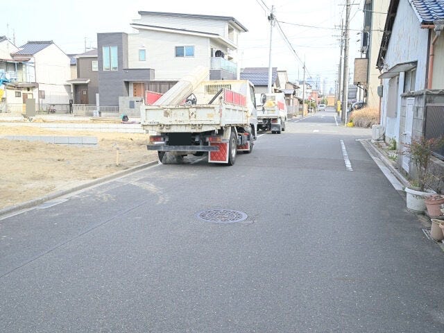 気になる方は、ご案内させていただきます。
お気軽にお問い合わせください。
お問い合わせは「ハウスドゥ 清須」まで!
名鉄新清洲駅から西へ。十六銀行さんの前です!