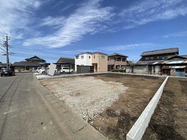 完成前の物件に限り、カラー選択やオプション工事 などのサービス特典が受けられる場合がございます。詳しくお知りになりたい方はお気軽にお問合せください。