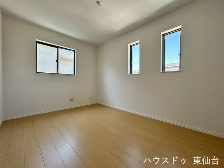 2面採光で日差しが入りやすく、明るく心地よい空間です