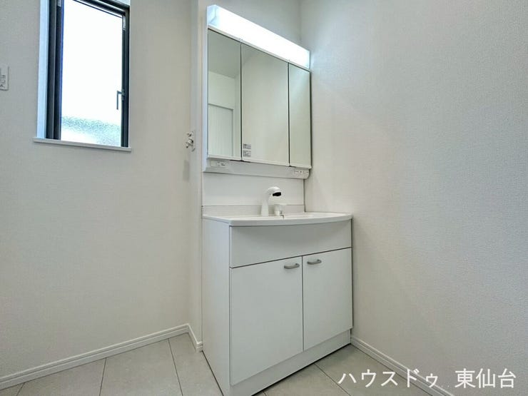 清潔感と機能性を兼ね備えた、使いやすい洗面空間