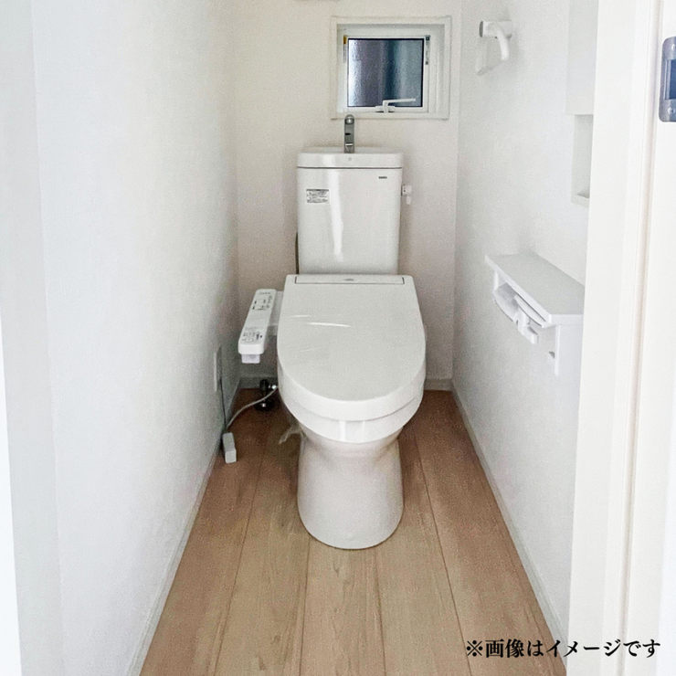 清潔感と快適さを追求した、シンプルで洗練されたデザインが特徴です。
毎日の使用が快適で心地よいものになります
※別棟類似タイプ写真