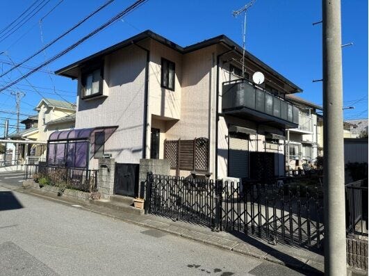 【外観】
1996年(平成8年築)のミサワホーム施工×境界確定済
現在空室のため、随時ご案内可能!
築年数がそれなりに経過しておりますが、内覧の上もし気になる箇所があれば、弊社にてリフォーム工事可能です!