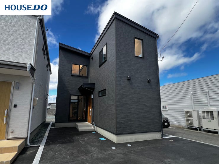 【外観】
(完成予想パース)A棟
◎現地案内予約受付中!◎
詳細は、ハウスドゥ 八戸下長までお気軽にお問い合わせくださいませ♪