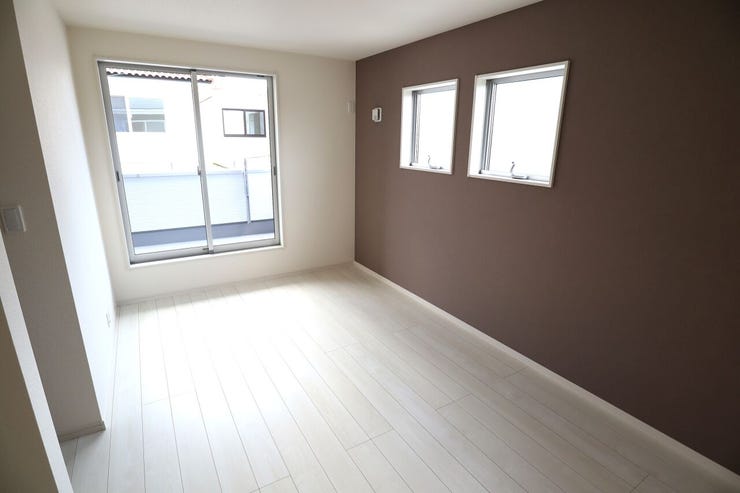 洋室 同仕様
2面採光で明るく風通しの良いお部屋です!