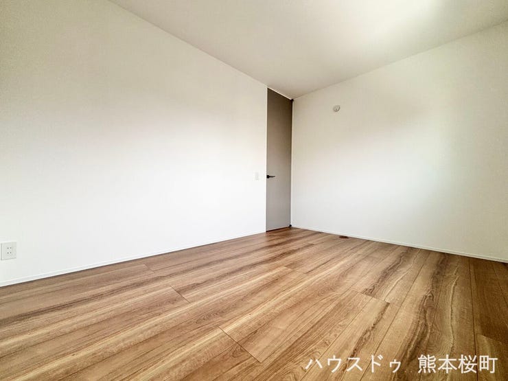 ■2階洋室①■心からリラックスできる静けさ、上質な眠りで、毎日をリセットします。明日への活力を養う空間です。