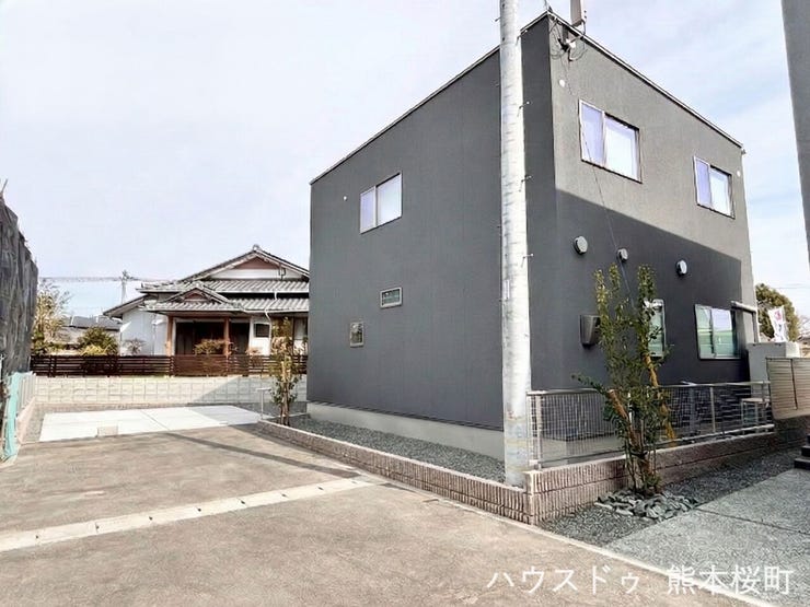 ■車と趣味の幅が広がる場所■単なる駐車スペースではない、洗車やタイヤ交換、DIYにも使える多目的な屋外スペースです。