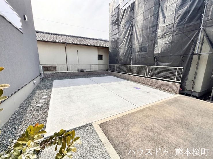 ■車と趣味の幅が広がる場所■単なる駐車スペースではない、洗車やタイヤ交換、DIYにも使える多目的な屋外スペースです。