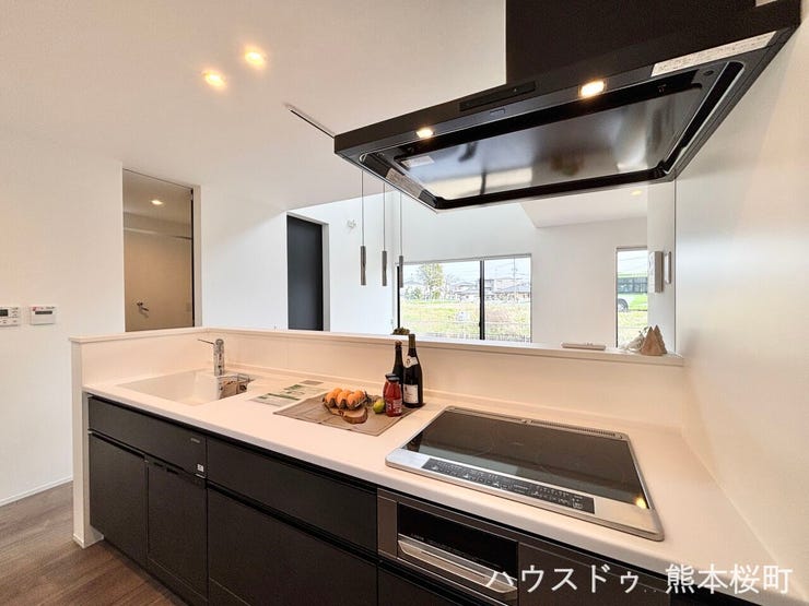 ■家族の「美味しい」が集まる舞台■高い機能性と美しいデザインを両立。料理する人も、待つ人も、笑顔になれる場所です。