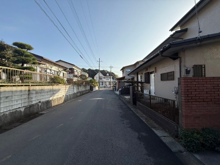 周辺は商業施設が多く、暮らしやすい環境となっております!