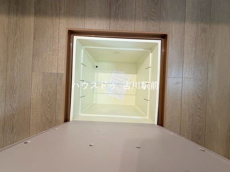 キッチン床下収納。