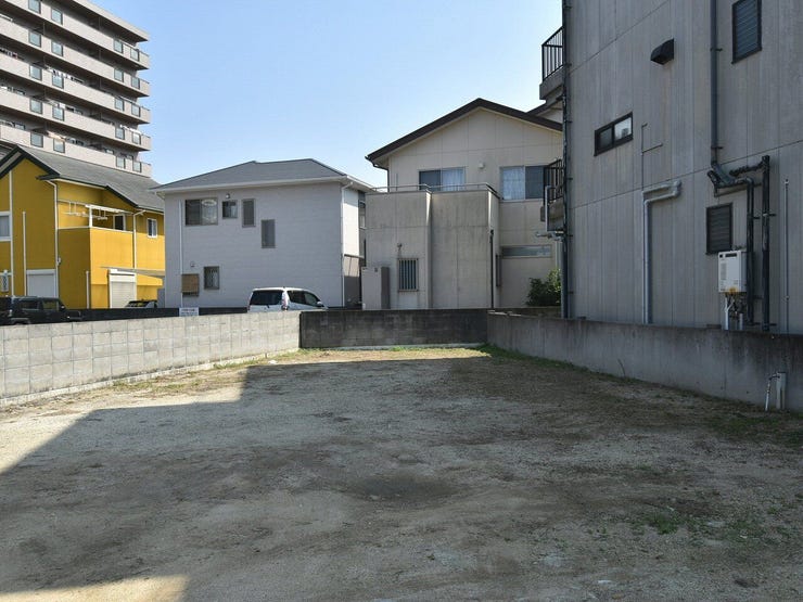 外観を西側より撮影