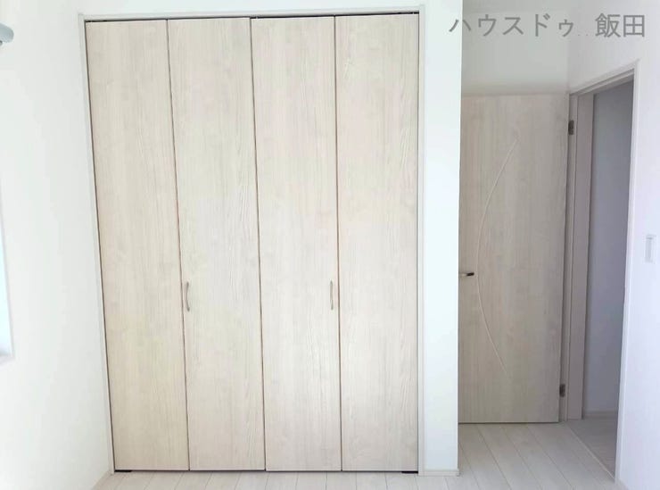 洋室のクローゼット