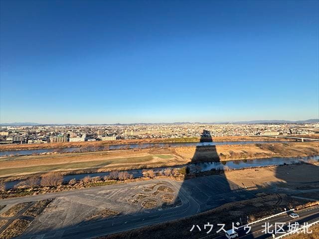 15階からの眺めは、気持ちが良いです。リフレッシュしたいときはバルコニーに出て、移り行く景色を眺めるのも素敵です。