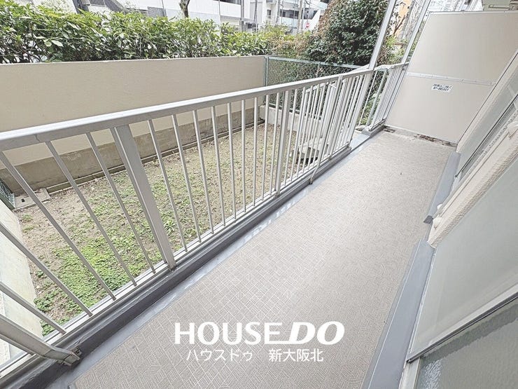 ■東向きのバルコニー!1階のお部屋ですが専用庭があるため自然の光がしっかりと差し込みます♪