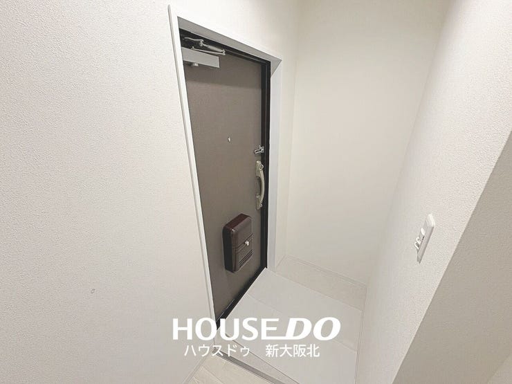 ■外からはハンドルを引くだけ、中からは押すだけの簡単操作のプッシュプルドアハンドルを採用しています!
■荷物が多く両手がふさがっているときや小さなお子様でも簡単に開閉していただけます◎