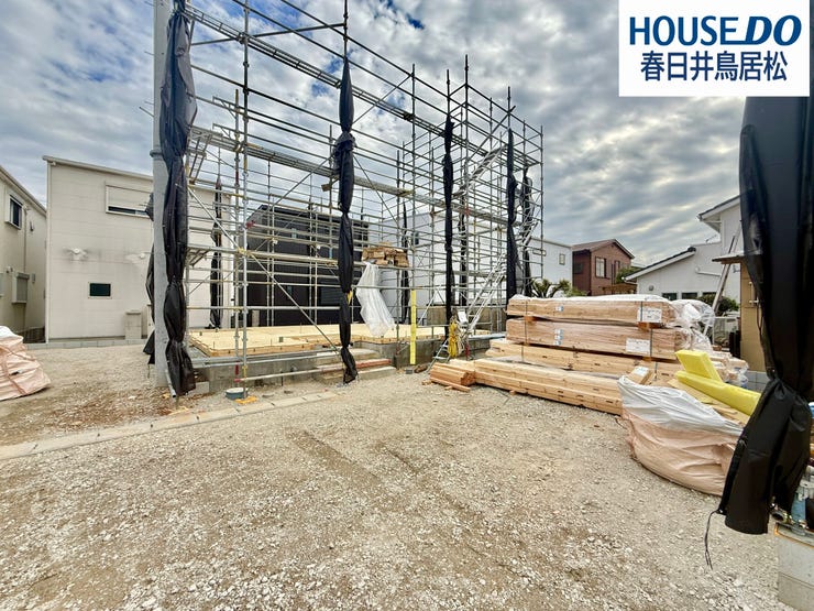 【外観】
◇3月14日撮影 外観写真◇
柏井町5丁目の住宅街に全4棟で新築戸建ての登場です!落ち着いた住環境でゆったりと過ごすことが出来るかと思います。ぜひ、お休みの日にご家族で見学はいかがでしょう♪