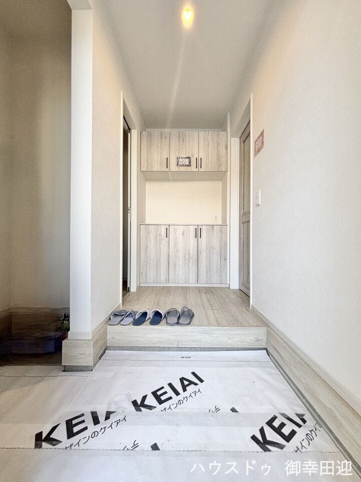 ■「しまう」が叶える美しい玄関■大容量のシューズボックスがあることでいつも整理された、気持ちの良い「家の顔」を保てます。