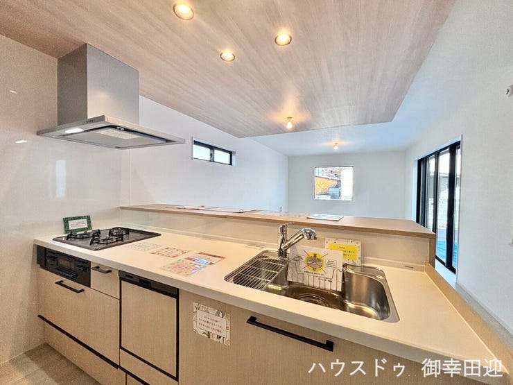 ■家族の「美味しい」が集まる舞台■高い機能性と美しいデザインを両立。料理する人も、待つ人も、笑顔になれる場所です。