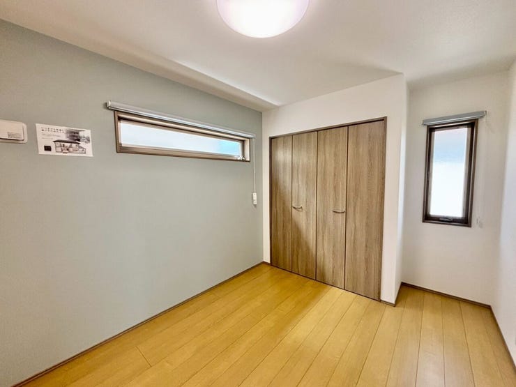 ソファやテレビ台を設置して、家族や友人とくつろげるセカンドリビングスペースにもなります!