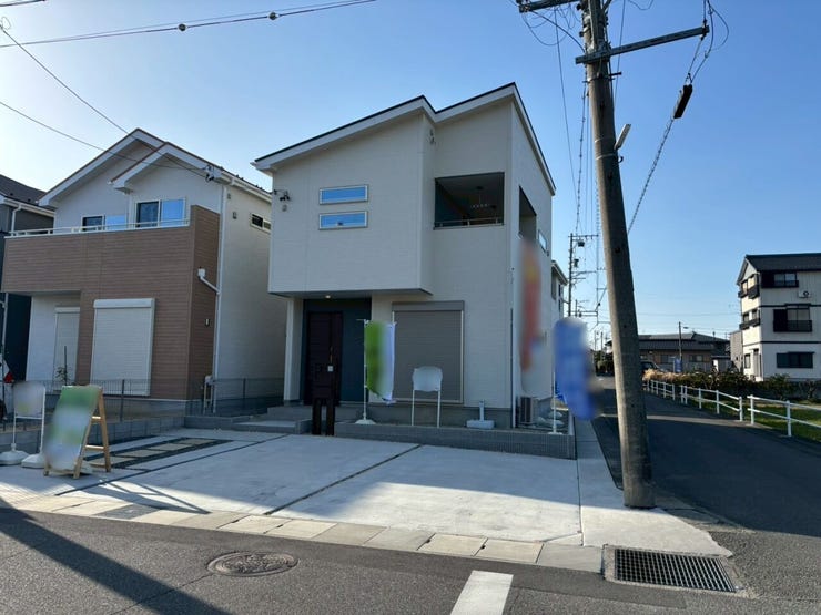 両方の車が独立して駐車できるため、片方の車を移動させる必要がなく、効率的に出し入れができます!