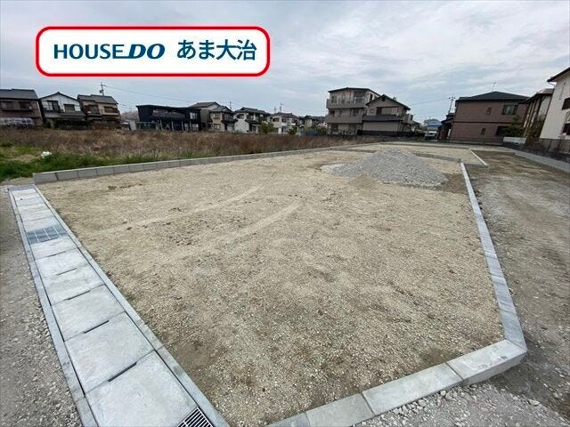 約40.84坪の土地です。建築条件なしの土地で、ハウスメーカーや工務店での建築が可能◎ご紹介も可能です。