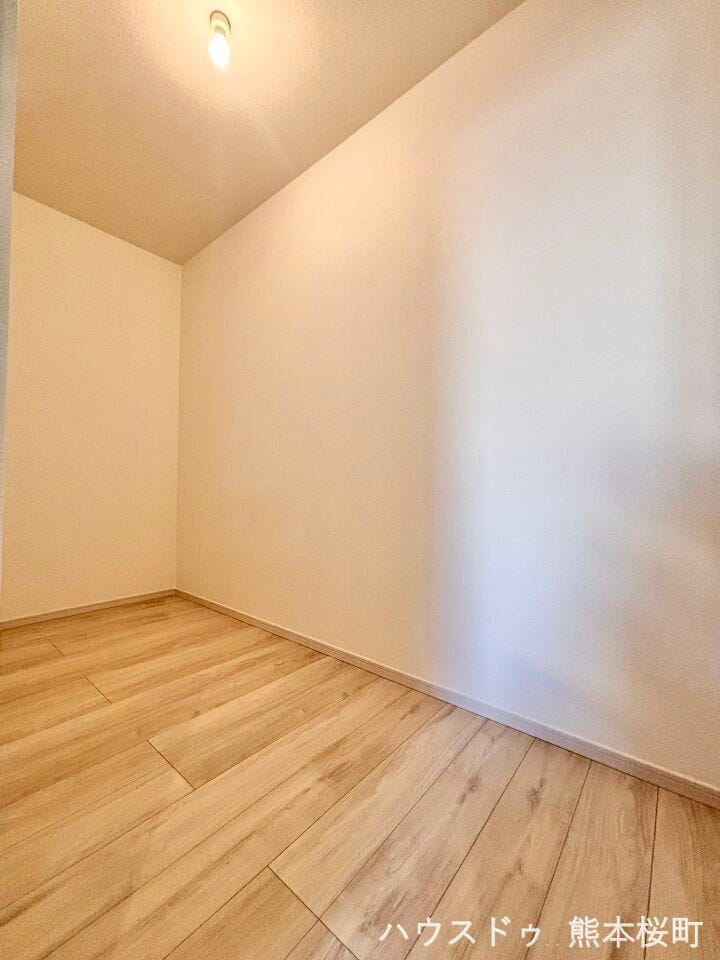 ■暮らしを整える魔法の場所■1階ウォークインクローゼット。必要なものを必要な場所に。家全体で考えられた収納計画が、ゆとりある生活を実現します。