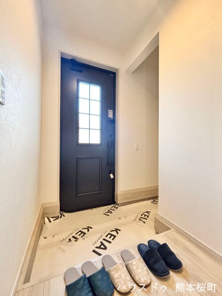 ■「ただいま」の安堵をくれる場所■訪れる人を迎え入れ、帰るたびにホッと一息つける、明るく機能的なエントランス。