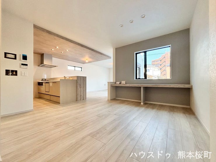 ■安らぎと笑顔の中心地■陽光が優しく降り注ぎ、会話が自然と弾む。ここでは、毎日が特別な時間へと変わります。