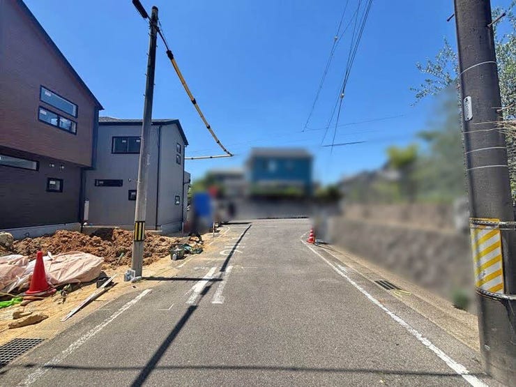 北西側前面道路