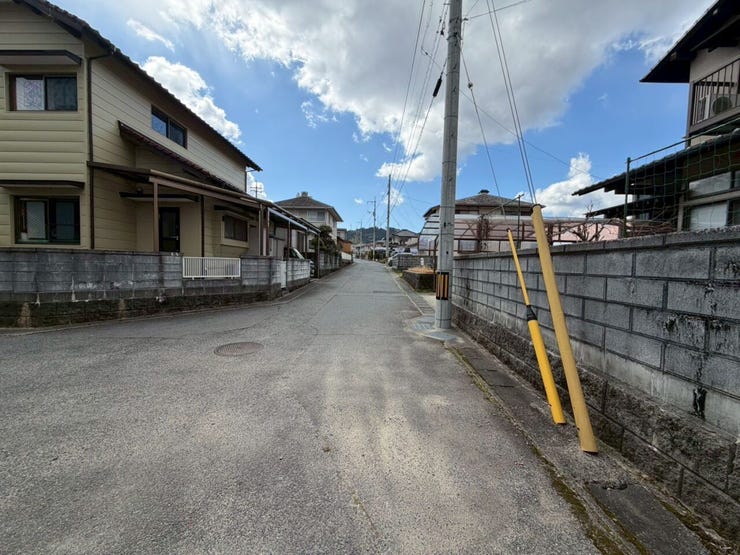 交通量が少なく、お子様との歩行も安心な閑静な住宅街です。