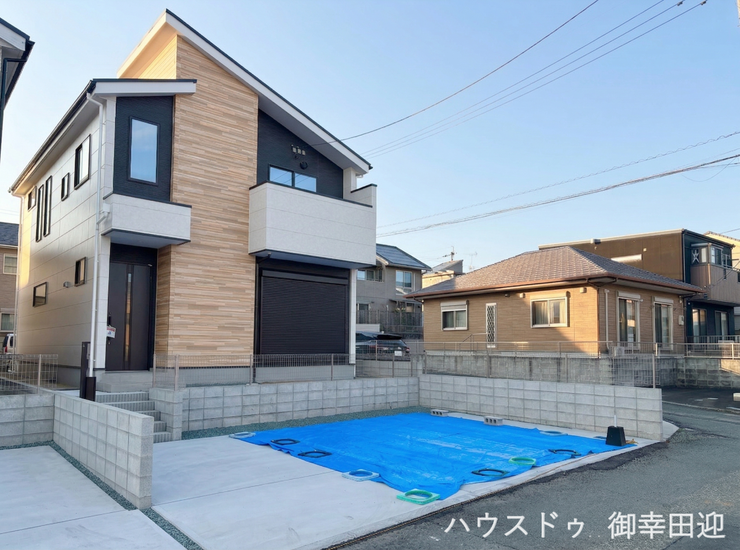 ■車と趣味の幅が広がる場所■単なる駐車スペースではない、洗車やタイヤ交換、DIYにも使える多目的な屋外スペースです。