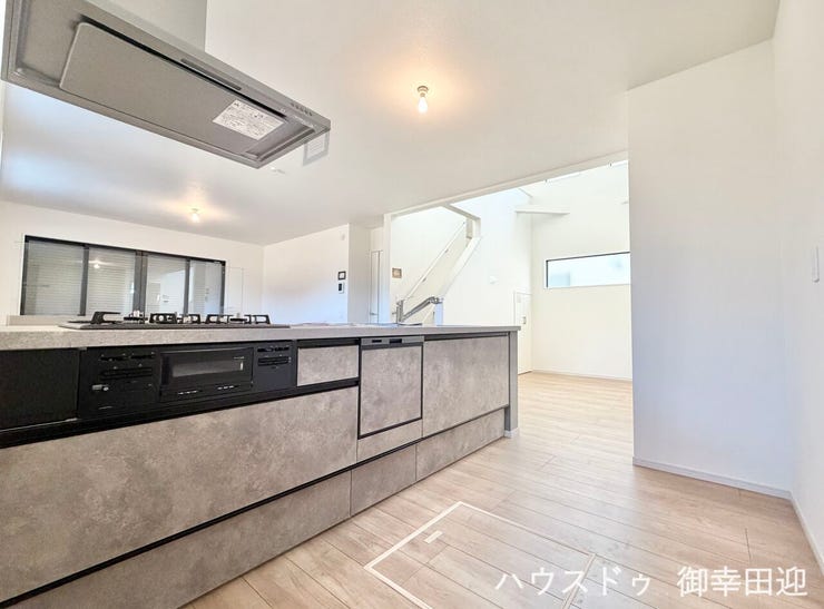 ■家族の「美味しい」が集まる舞台■高い機能性と美しいデザインを両立。料理する人も、待つ人も、笑顔になれる場所です。