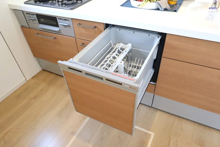 食器洗浄乾燥機 同仕様
時短、節水に役立つ食洗機が標準装備!