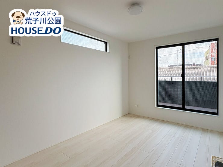 南東側7.12帖洋室