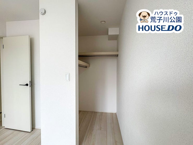 南東側7.12帖洋室のウォークインクローゼット