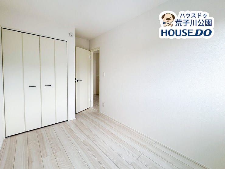 北東側5.06帖洋室