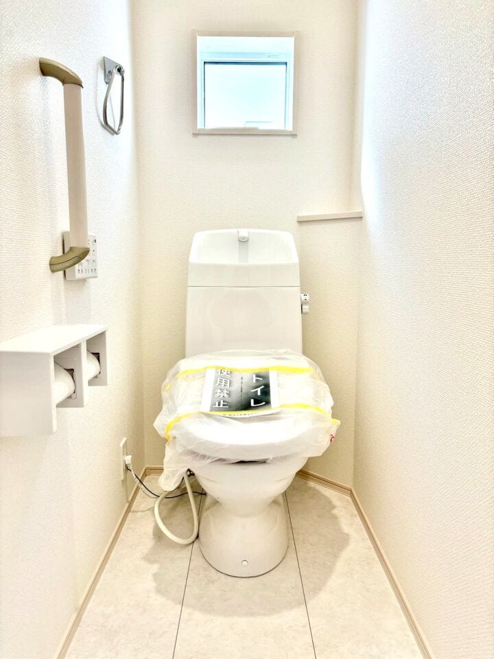 温水洗浄便座は、トイレットペーパーの使用量を減らせるため、経済面でも環境面でもメリットがあります♪