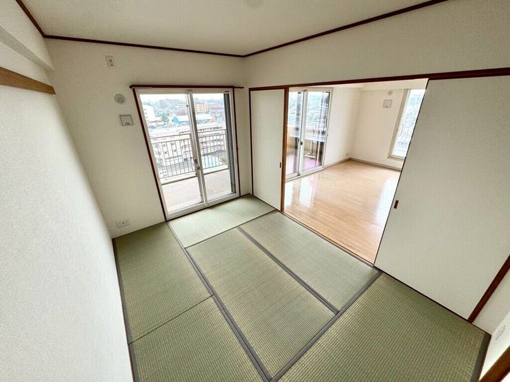 【Japanese Room】心落ち着く和室空間。客間やお子様の遊び場にも活用できます。