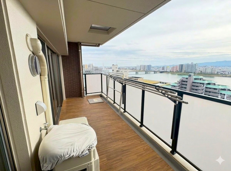 【バルコニー】