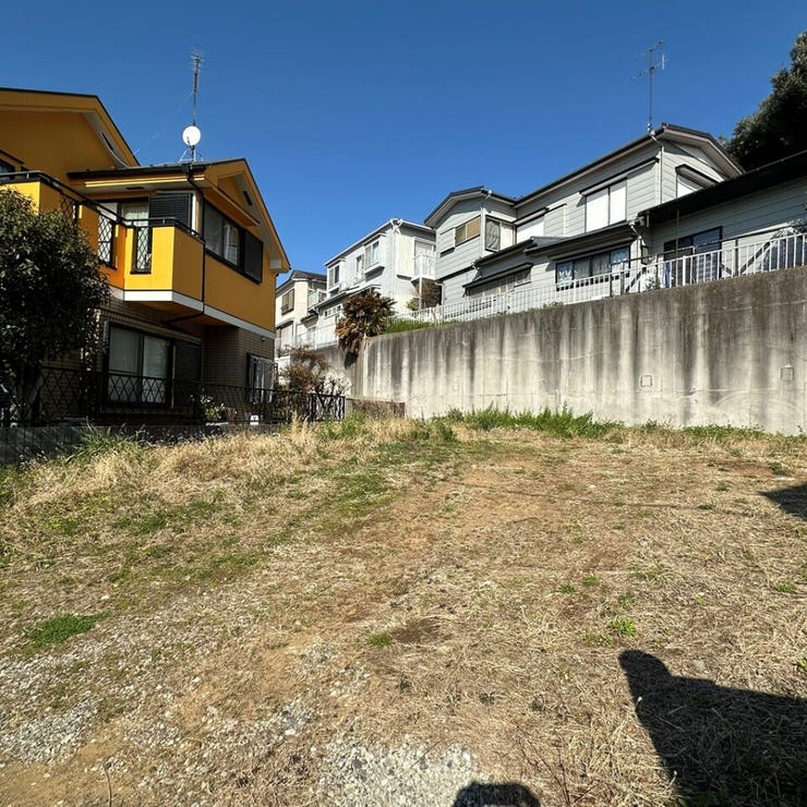 大鳥小学校まで約685m。
本牧中学校まで約816m。