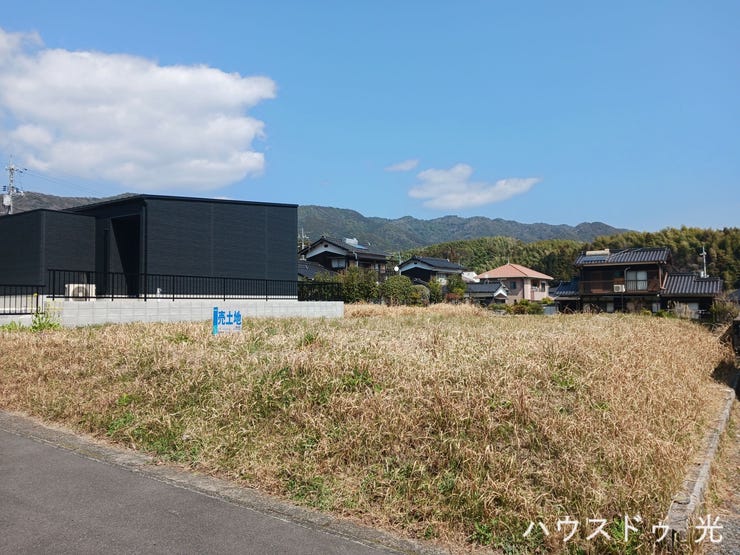 【外観】
広々70坪の土地、南方向から北方向を撮影